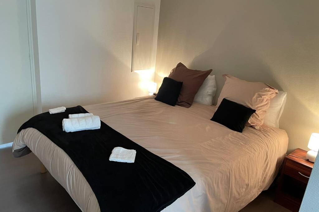 Logement Entier 33 M2 A 波城 外观 照片