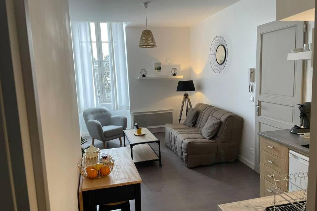 Logement Entier 33 M2 A 波城 外观 照片